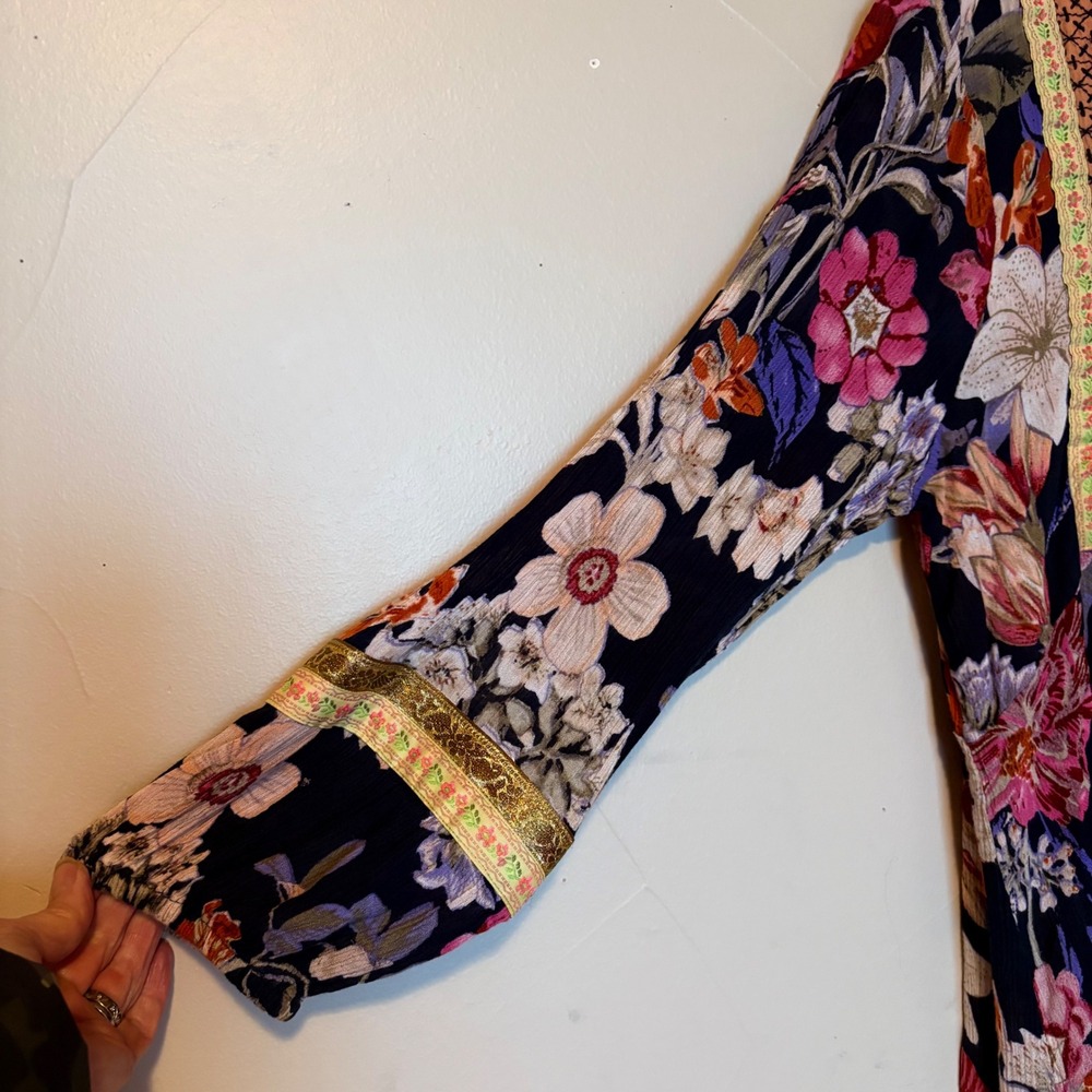 RD + Koko Women Navy Blue Floral Boho Peplum Peasant Top Embroidered V-Neck L - Picture 2 of 8